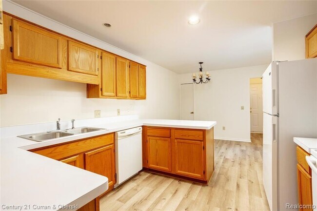 Building Photo - 9429 Westwind Dr