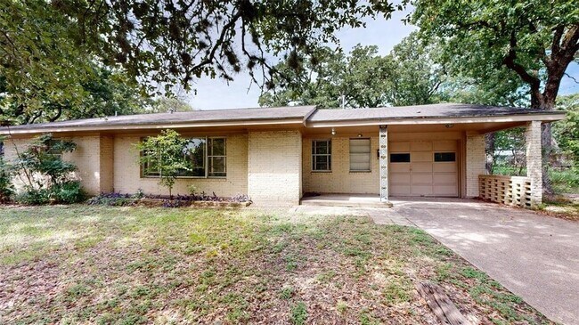 Building Photo - 4304 Aspen St