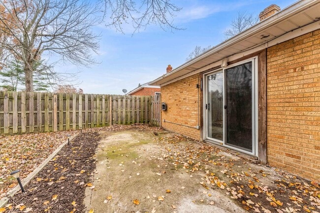 Building Photo - 6775 Middlebrook Blvd