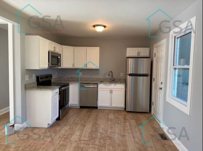 Building Photo - 3 Bedroom 2 Bathroom