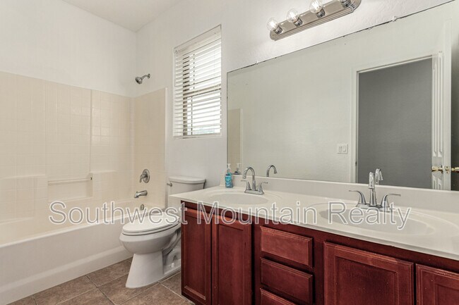 Building Photo - 21486 Via Del Oro