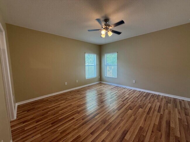 Building Photo - 5234 Oakland Lake Cir