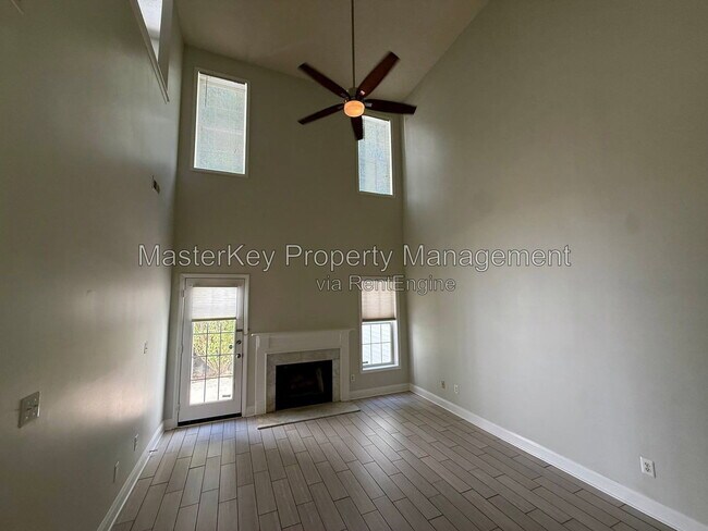 Building Photo - 114 Pointe Crest Ct