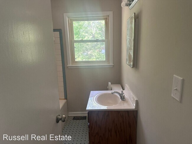 Building Photo - 3 br, 1 bath House - 318 Jefferson Drive