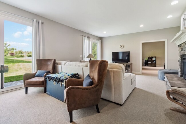 Building Photo - Effortless Charm in Over 3,000 Sq Ft of Li...