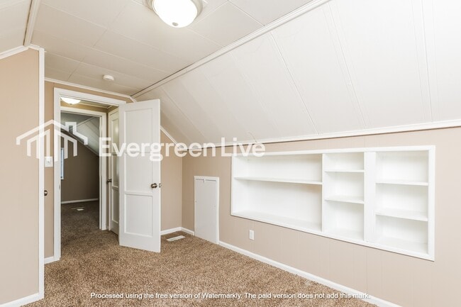 Building Photo - 125 Swallow Dr