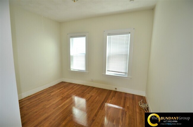 Building Photo - 57 Judson St