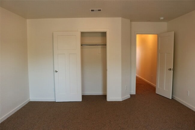 Building Photo - 10535 Mills Rd