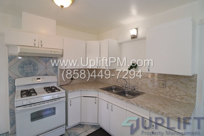 Building Photo - ** Holiday move in special** $1000 off 1st...