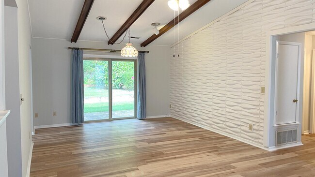 Building Photo - 1607 Burnley Dr