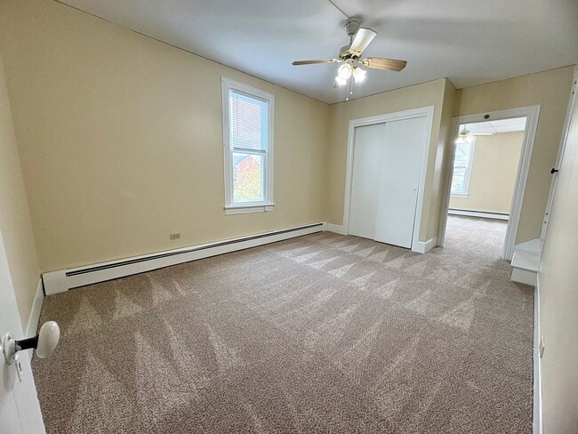 Building Photo - 3 Bedroom 1.5 Bathroom in Elizabethtown!