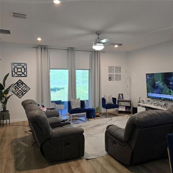 Building Photo - 33259 Country House Dr
