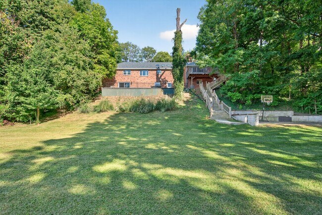 Building Photo - Beautiful, one of a kind property on four ...