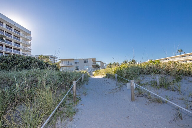 Building Photo - 2565 S Ocean Blvd
