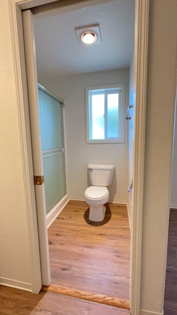 Building Photo - 3 Bedroom 2 Bath Home with a 2 Car Attache...