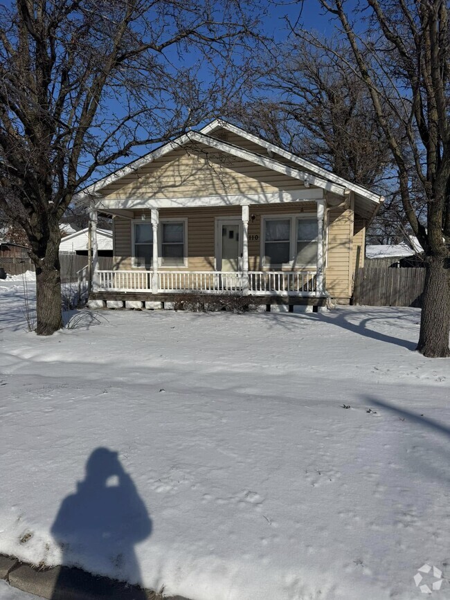 Building Photo - 6th Street Rental