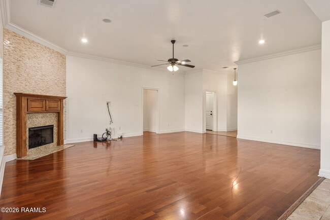 Building Photo - 225 Woodhaven Rd