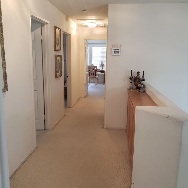 Building Photo - (Mission Grove) 5 BEDROOM, 1 bedroom downstairs! HOUSE!