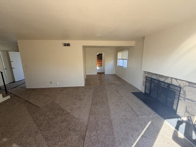 Building Photo - 1624 Mimosa Pl