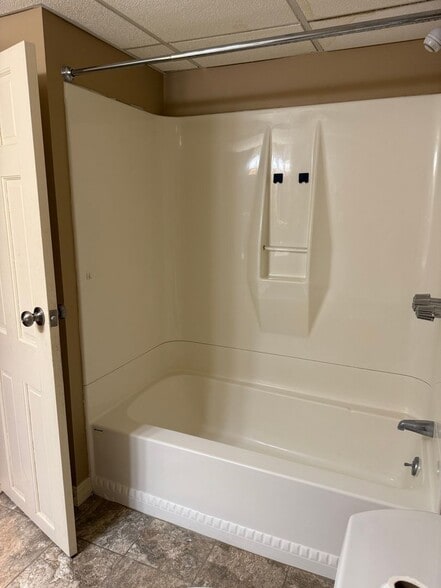 Primary Photo - 2224 Pond Rd