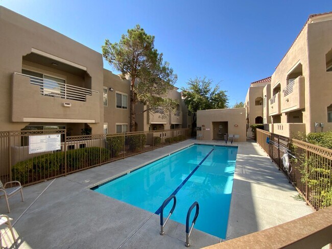 Building Photo - 2 Bed, 2 Bath, Condo with Pools, Fitness Center & Balcony located in Las Vegas, Nevada.