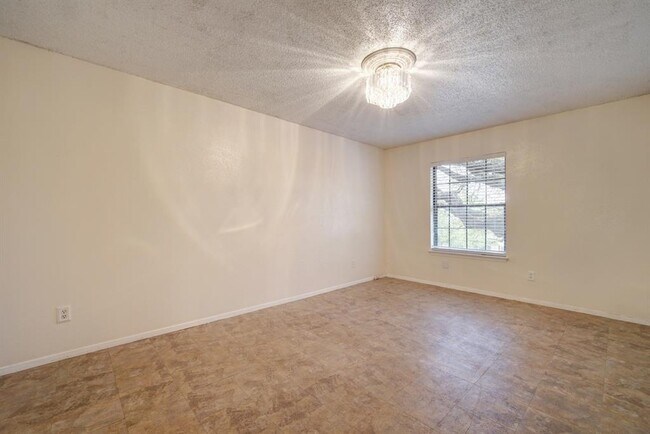 Building Photo - 10509 Doering Ln