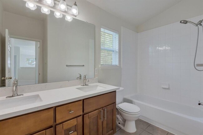 Building Photo - 2712 Park Falls Dr