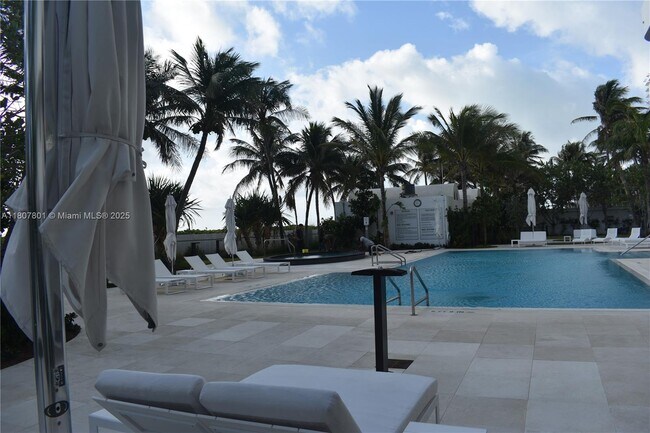 Building Photo - 6365 Collins Ave