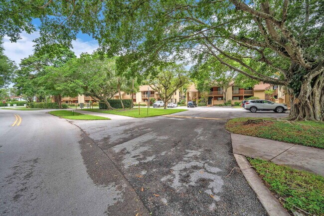 Building Photo - 12970 Dartford Trail