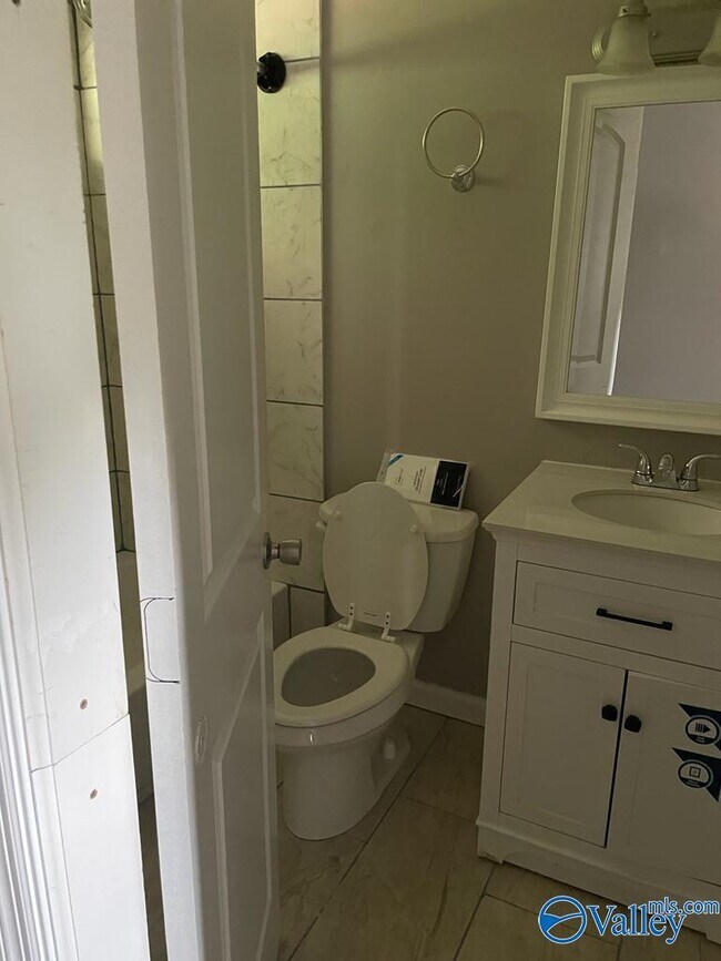 Building Photo - 2108 Pulaski Pike NW