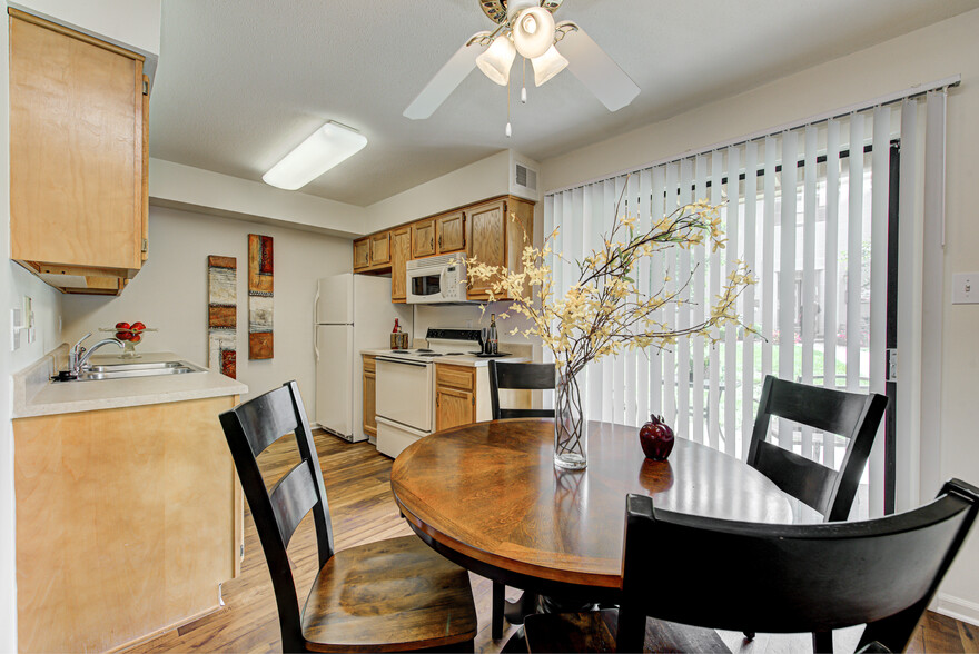 Kitchen & Dinning Room in model - Martinique Terrace