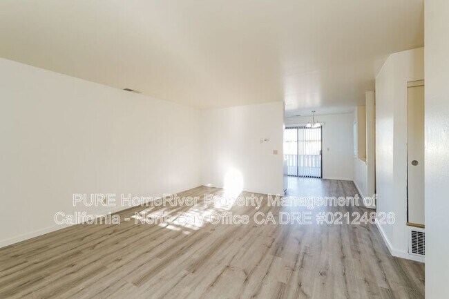 Building Photo - 7909 Swartz Ave