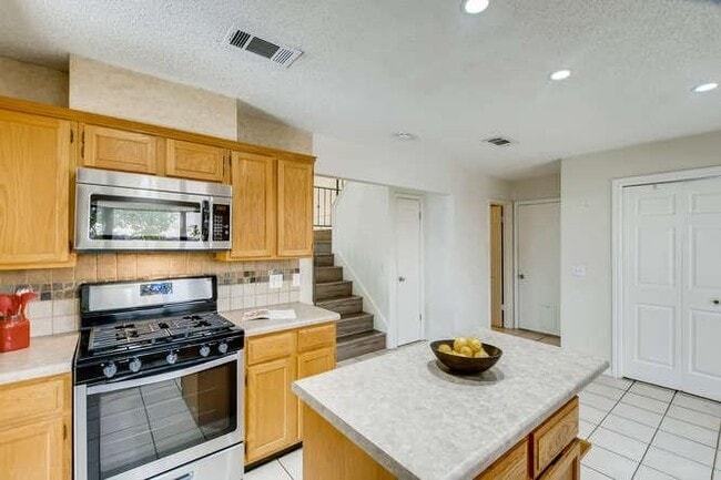 Building Photo - 2201 Warfield Way