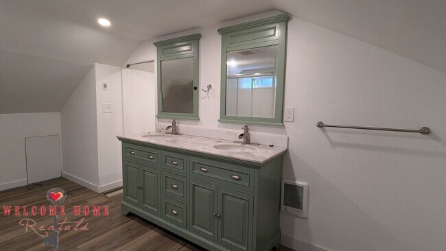 Building Photo - 4 bedroom home with air conditioning - Great location!!!  HUGE basement for your man cave or she ...