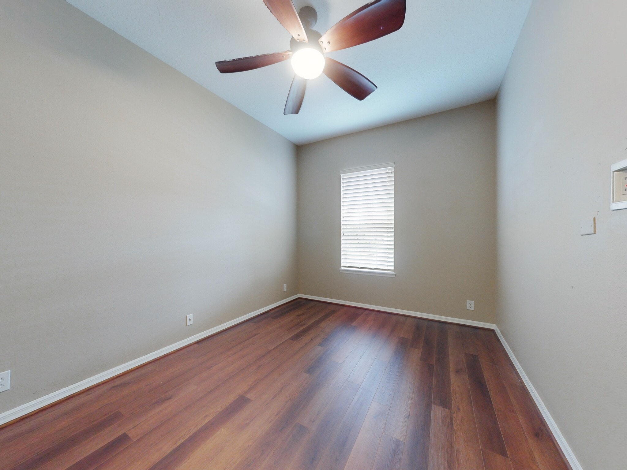 Building Photo - 610 Victoria Hills Dr