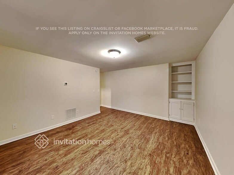 Building Photo - 2820 Stone Bridge Trail SW