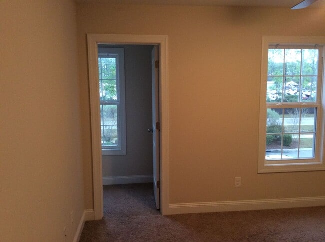 Building Photo - Townhome in Havelock