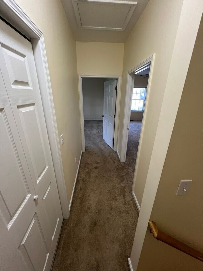 Building Photo - Arden 3 bed Townhome: Commuter's Wishlist
