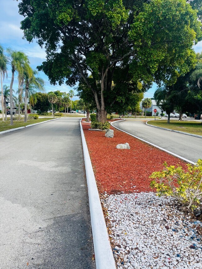 Building Photo - 17 Crossings Cir