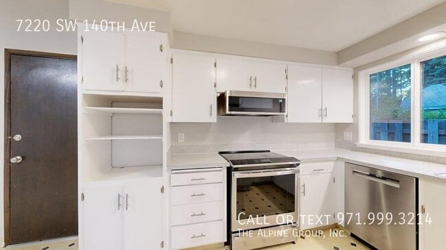 Building Photo - 7220 SW 140th Ave