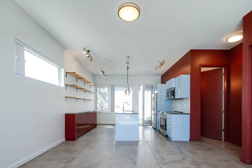 Building Photo - 3513 Delgany St