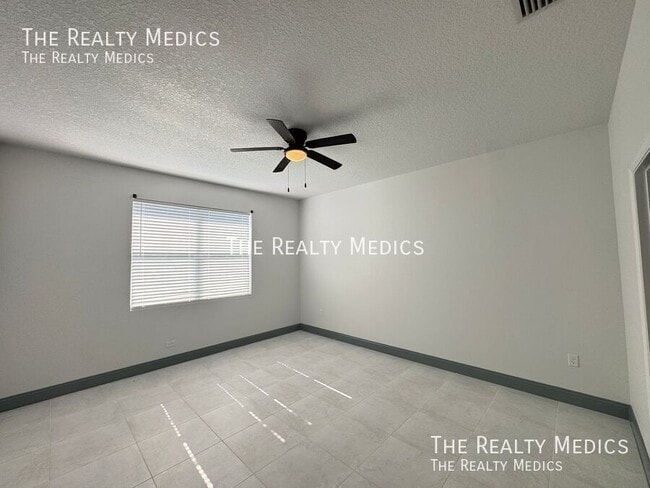 Building Photo - 2226 Rock Dr