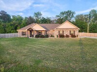 Building Photo - 211 Dwelling Pl