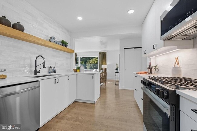 Building Photo - 2539 Gallows Rd