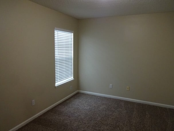 Building Photo - 2001 E Lymington Way