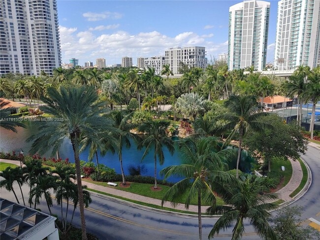 Building Photo - 19101 NE 36th Pl