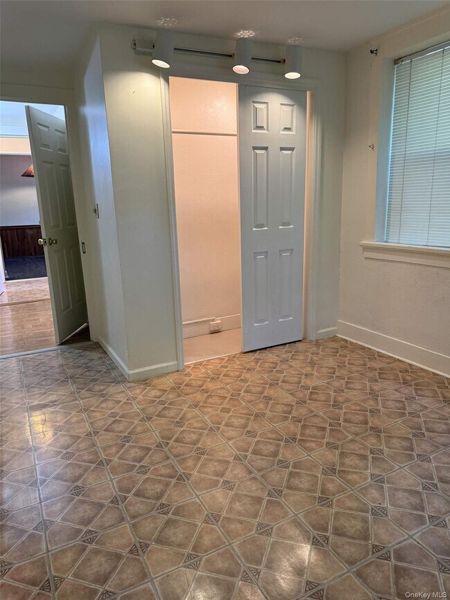 Building Photo - 50 NY-343
