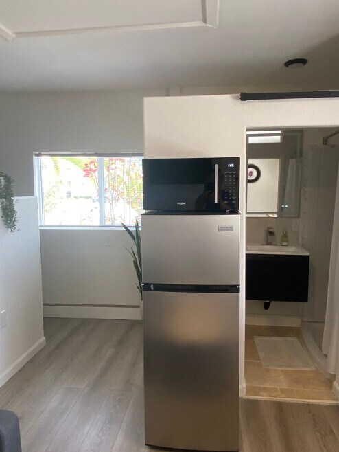 Building Photo - 13130 Ridgedale Dr