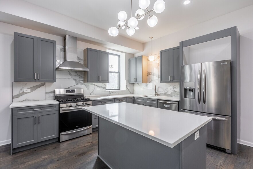 Building Photo - 2701 W Thomas St