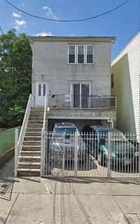 Building Photo - 9 Leonard St